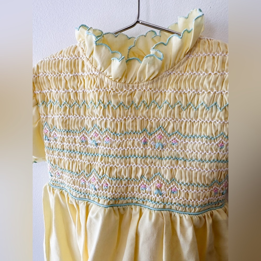 Vintage - Smocked Dress - Short Puff Sleeves - Yellow - Size 2T - Picture 8 of 9